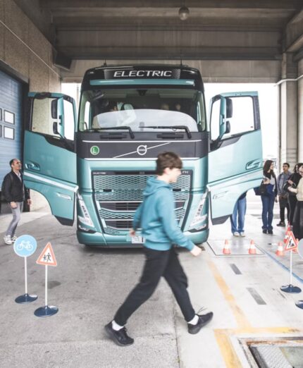 Volvo Trucks Italia, campagna "See and be seen"