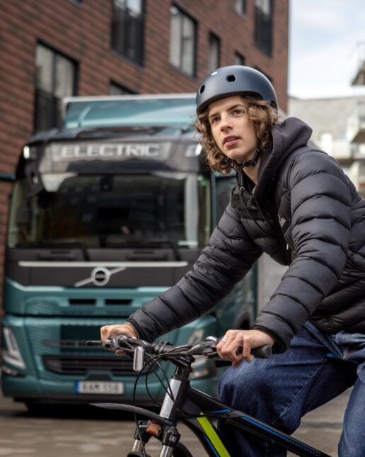 Volvo Trucks Italia, campagna "See and be seen", camion