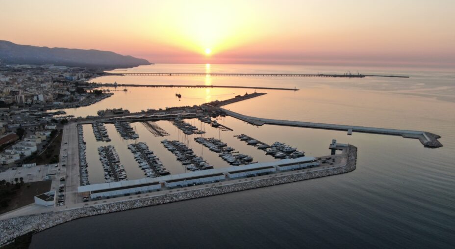 Puglia, Gargano, Manfredonia porto, alba
