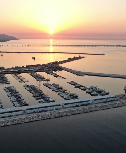 Puglia, Gargano, Manfredonia, porto, alba