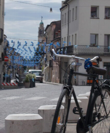 Il progetto piacentino ha tra i suoi obiettivi anche la sensibilizzazione verso l'educazione civica e stradale dei ragazzi