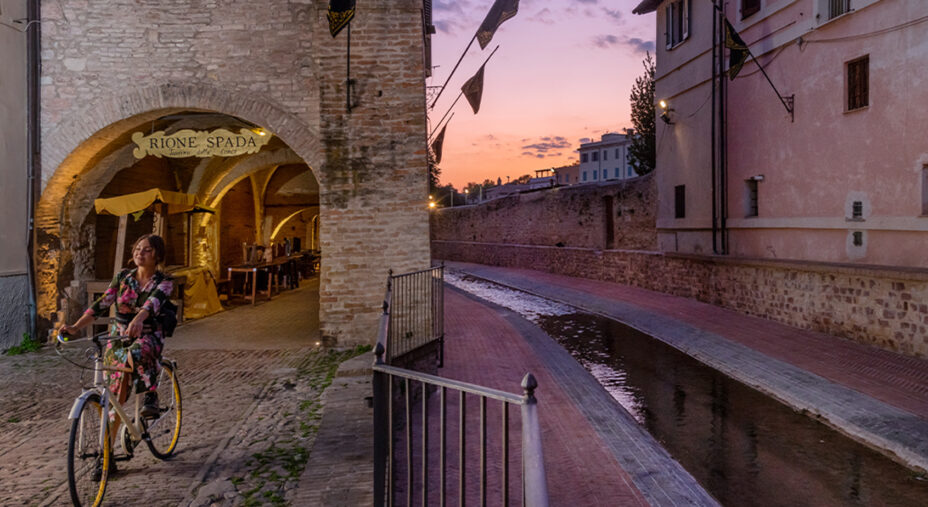 La promozione del cicloturismo in Umbria consente di scoprire bellissimi borghi popco conosciuti