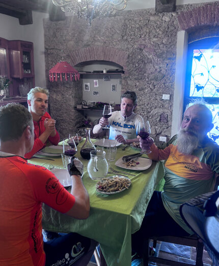 L'accoglienza e la tavola sono il punto forte della struttura cosentina (foto Borgo Riolo)