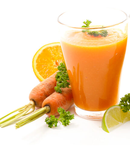 La carota, al pari di altri ortaggi, può essere inserita in frullati freschi, dissetanti e nutrienti (depositphotos.com)