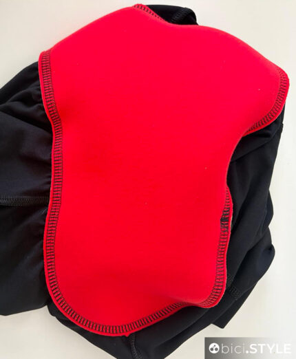 Comfort Travel Short e il nome del pantaloncino Castelli con fondello più piccolo e sottile