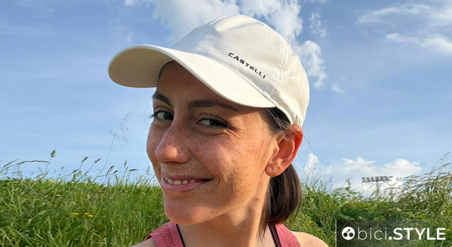Di questa linea Castelli fa parte anche un cappello: utile per quando ci si ferma e si toglie il casco