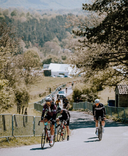 Sulla Redoute, l'incontro con i partecipanti alla Liegi ufficiale (foto LBL Challenge)