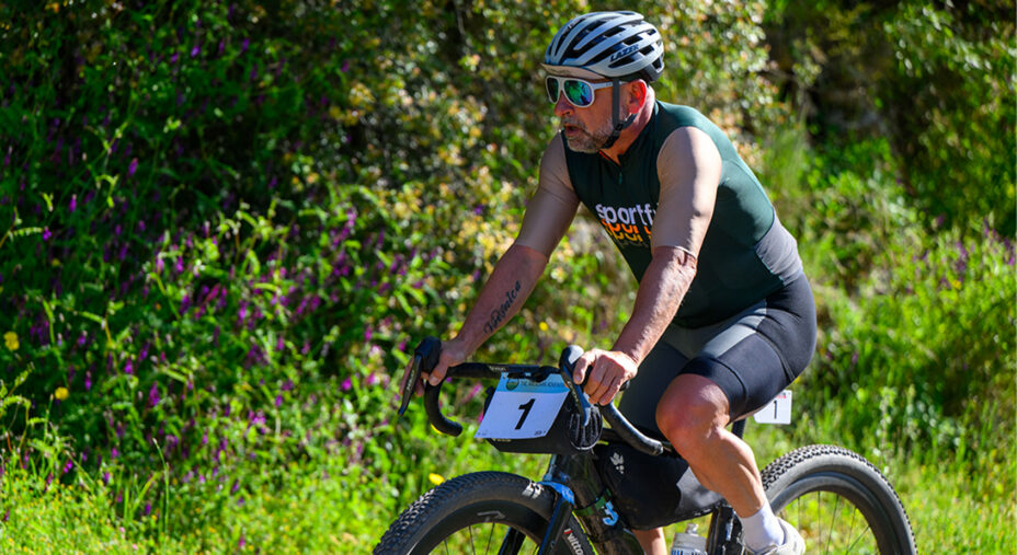 Bettini ha partecipato alla Megalopolis Gravel Classic con il numero 1 (cyclingphotos.gr)