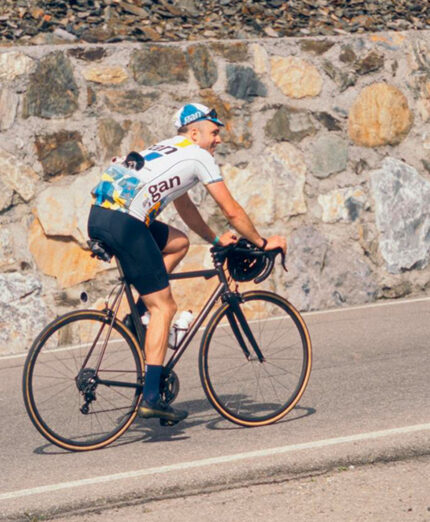 Bonanno ha pedalato in tutte le 10 edizioni del Mogast, ovviamente su un telaio in acciaio