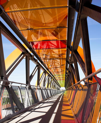 Endless Sunset, l’installazione di Patrick Tuttofuoco sulla passerella panoramica (depositphotos.com)