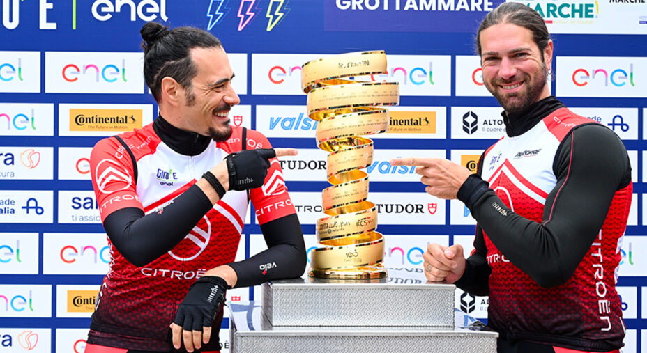 Il Giro-E permette di vivere nello scenario del Giro d'Italia e vi assicuriamo che si tratta davvero di un'esperienza non comune