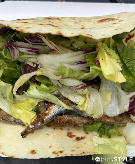 E alla fine, uuna fantastica piadina con i sardoncini, simbolo autentico della Romagna