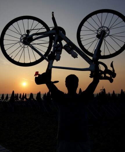 Chase the sun, da Cesenatico a Tirrenia