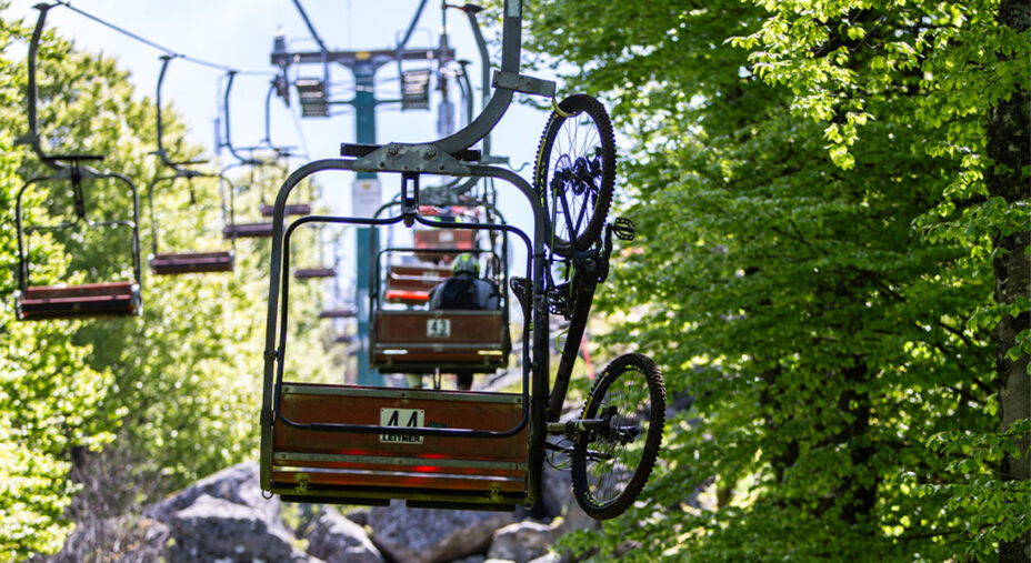 Fondamentale e molto gradito è il servizio seggiovia per downhill ed enduro
