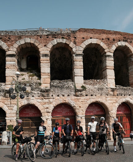 Una pedalata in due tappe dalla sede Bergamont fino a Villa Contarini, con soste ciclo-culturali