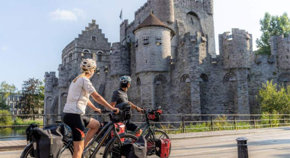 Le Fiandre sono ciclisticamente famose per le gare, ma viaggiando con calma offrono tanto di più