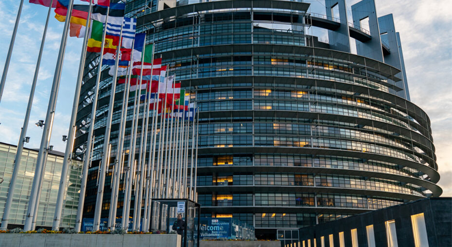 La sede del Parlamento Europeo a Strasburgo, che ha posto il cicloturismo come elemento strategico (foto Kovacs)