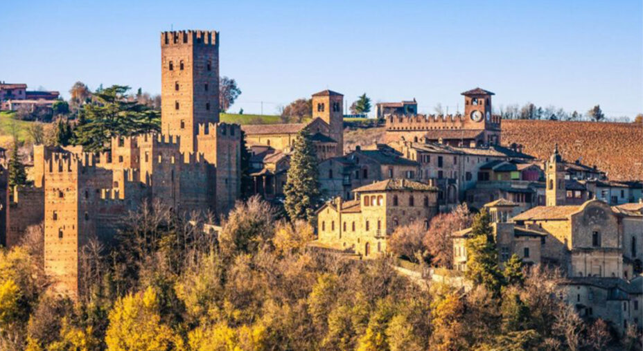 Il bellissimo borgo di Castell'Arquato, con la sua conformazione che tradisce le sue origini militari