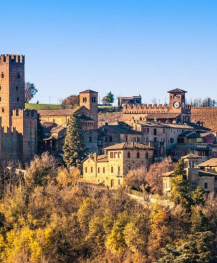 Il bellissimo borgo di Castell'Arquato, con la sua conformazione che tradisce le sue origini militari