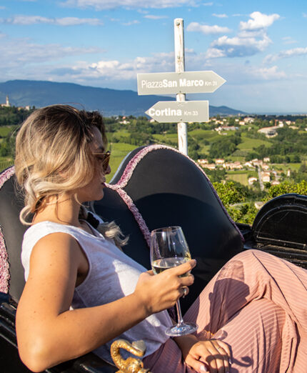 La struttura trevigiana è ideale per il relax attivo, abbinando escursioni verso ben 3 Patrimoni dell'Unesco