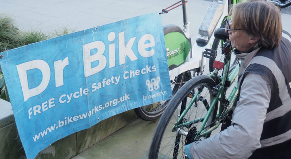 Il progetto Bike to School udinese è mutuato dall'esperienza di Londra con vari quartieri dove ha preso vita Doctor Bike