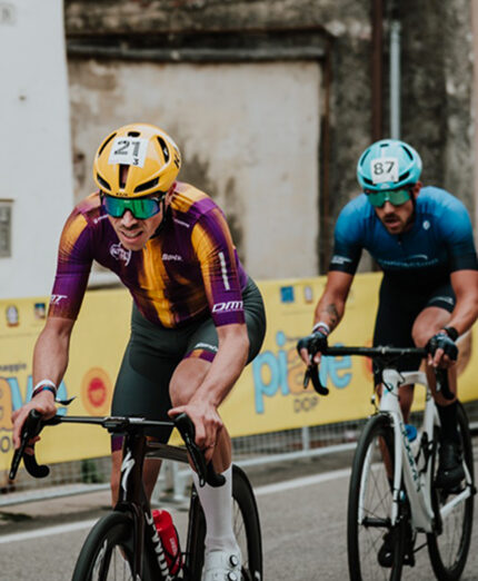 Andrea Ghisolfi è uno degli amici storici di Mattia Casse e ha corso nel suo team
