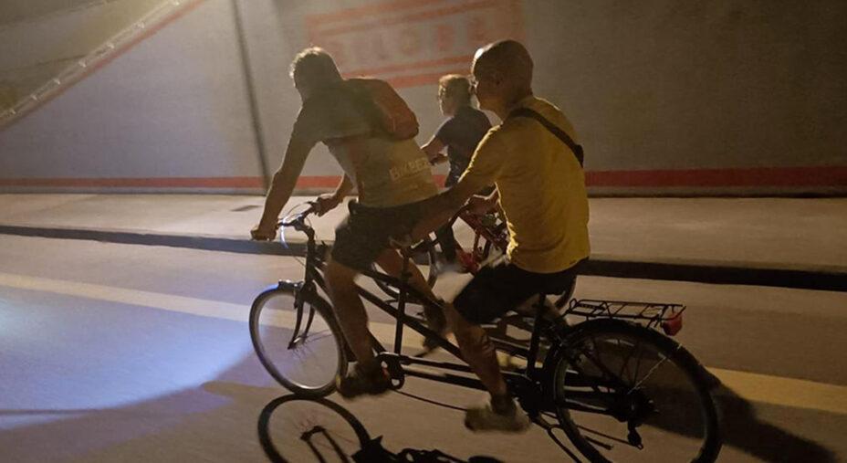 Riding in the Dark: il buio della notte e anche il buio di chi non vede o non vede bene