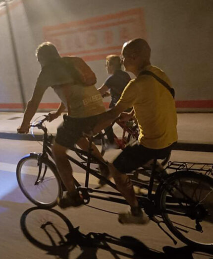 Riding in the Dark: il buio della notte e anche il buio di chi non vede o non vede bene