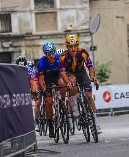 La squadra blu di Connection ha conquistato il secondo posto nella classifica Charity