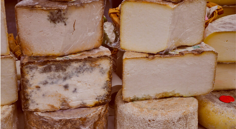 Il Castelmagno è un formaggio DOP per la sua qualità e il legame con la zona di produzione (depositphotos.com)