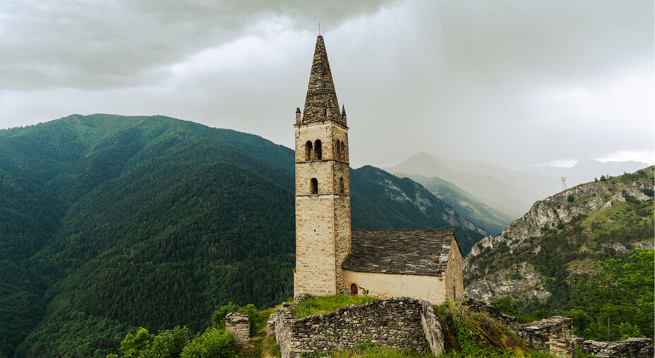 Arrivati sul Sampeyre, il temporale in arrivo dal Monviso ha suggerto che fosse meglio scendere a valle