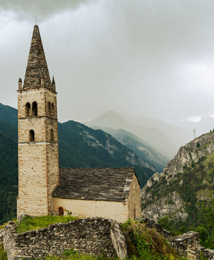 Arrivati sul Sampeyre, il temporale in arrivo dal Monviso ha suggerto che fosse meglio scendere a valle