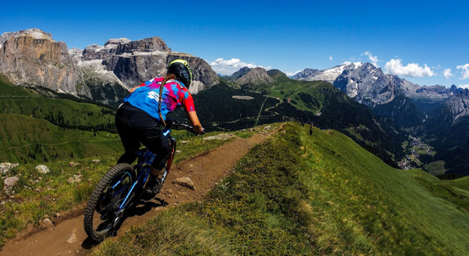 La Val di Fassa è una delle mete dell'enduro: la Coppa del mondo arriverà dal 26 al 28 giugno (foto Fassabike)