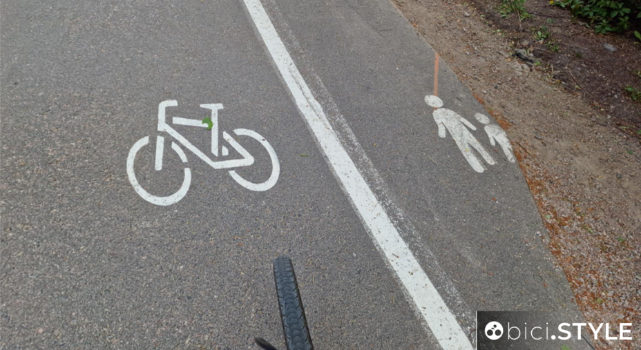Helsinki, corsia ciclabile e pedonale separate