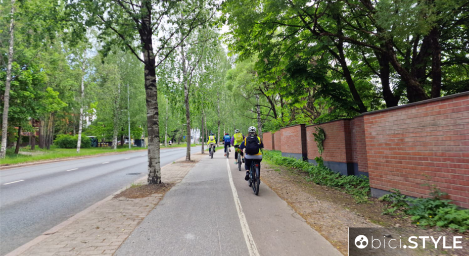 Helsinki, corsia ciclabile e pedonale separate