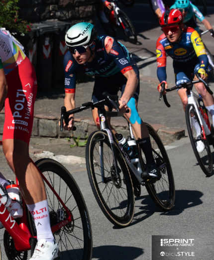 Tour of the Alps, caduta, ferita, spalla, abbigliamento