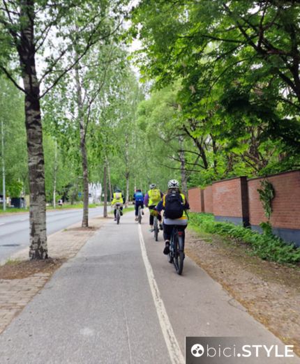 Helsinki, corsia ciclabile e pedonale separate