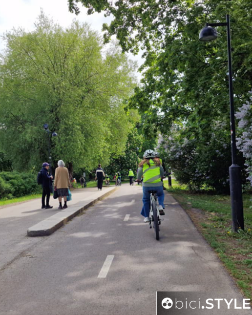 Helsinki, corsia ciclabile e pedonale separate