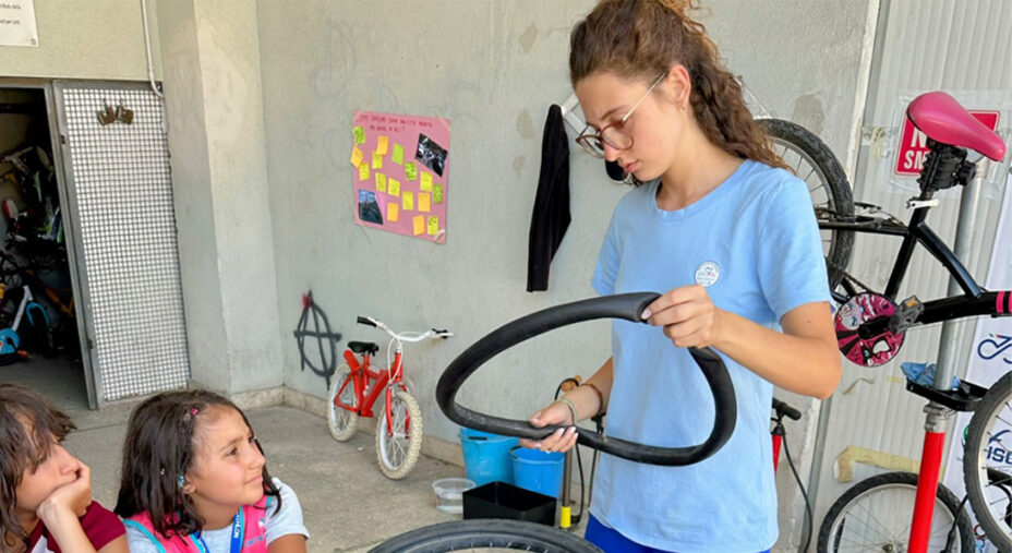 Il Girls Bike Bootcamp prevedeva anche piccole lezioni di meccanica