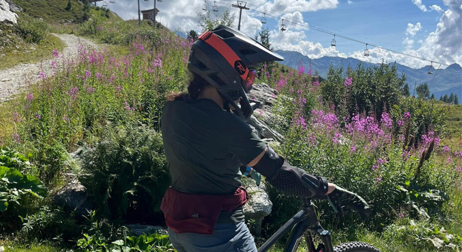 La mountain bike è la grande passione di Federica Brignone, soprattutto la downhill con la biammortizzata