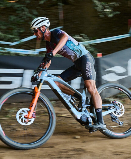 Il neocampione italiano E-mtb Daniele Braidot in azione sulla sua Olympia Hekton