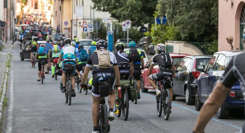 La diffusione della bici ha portato tantissimi a scegliere il bikepacking (foto Dunchi)
