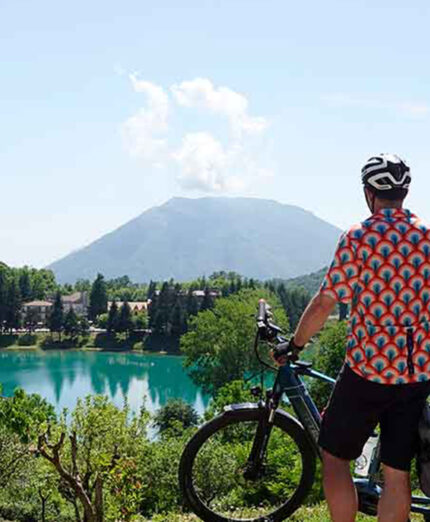 La diffusione del cicloturismo non ha confini in Italia, ma necessita di investimenti sul mondo legato alle bici