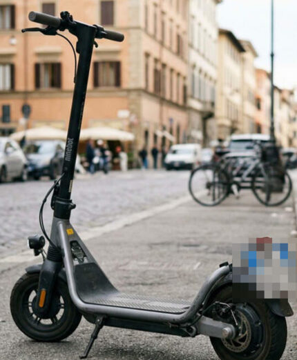 Le città odierne hanno una gran varietà di mezzi di spostamento, le stesse auto sono cambiate molto rispetto all'inizio del secolo