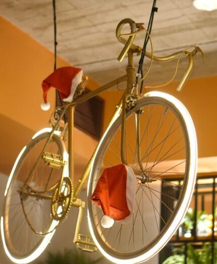 Nel ristorante Miȩdzyzdroje Bistro Rowerek i lampadari hanno anche la forma di una bicicletta