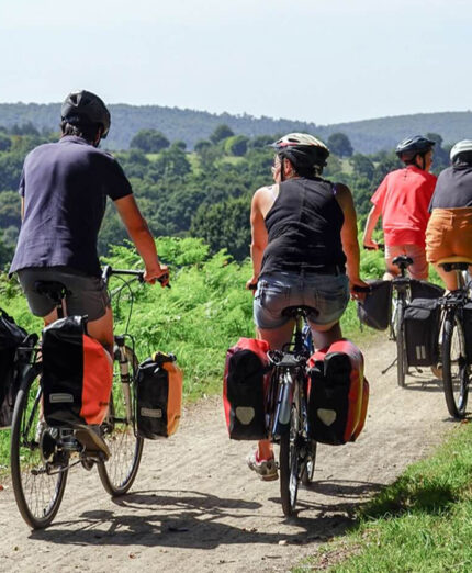 L'impegno di Sport Routes è legato a ogni tipo di sport, ma il ciclismo ha una veste speciale nel turismo