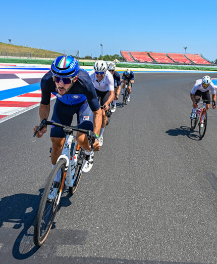 Davide Ghiotto è considerato il più "ciclista dei pattinatori". Si vede il perché...