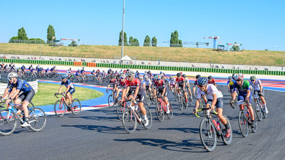 Tra campioni e ciclisti comuni. E’ il Suzuki Bike Day