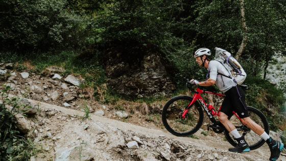 Hervé Barmasse ha completato quella che promette di essere la sua impresa più bella. Le venti salite più alte d'Italia conquistate in bici e poi anche a piedi