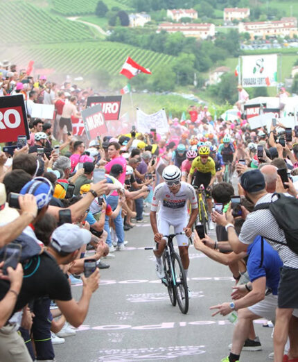 Il 25 maggio, con il passaggio del Giro d'Italia, Ca' del Poggio è esploso di tifosi